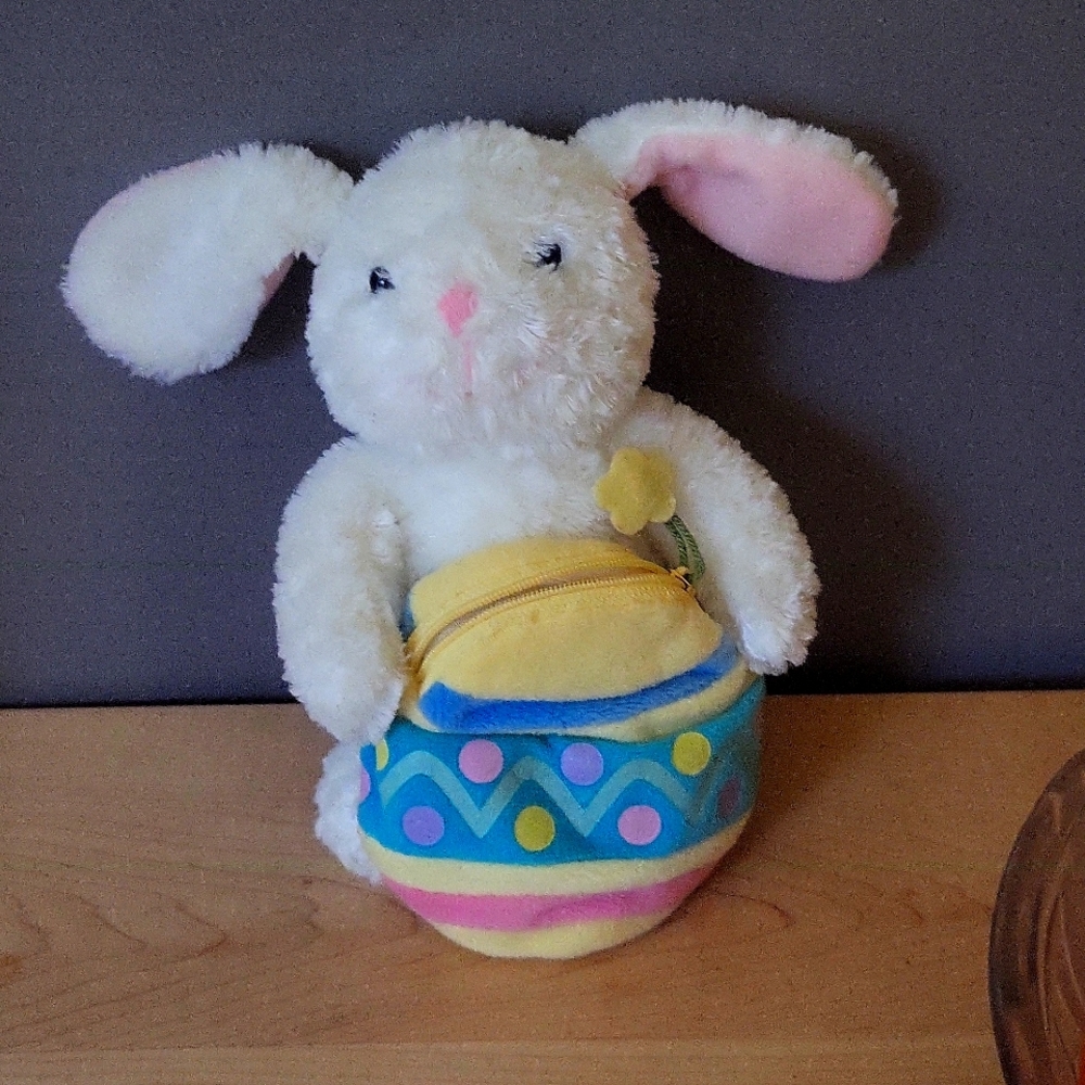 Vintage  Hallmark Easter Bunny with zippered pouch